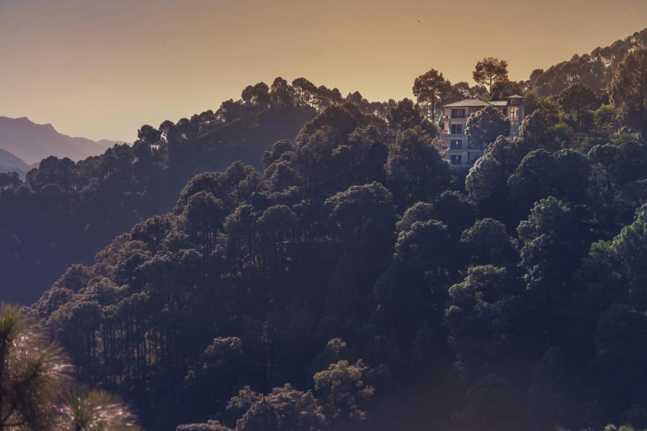 The Lalita'S Majestic Pines Bed & Breakfast Kasauli Exterior photo