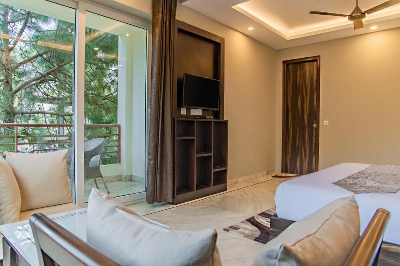 The Lalita'S Majestic Pines Bed & Breakfast Kasauli Exterior photo