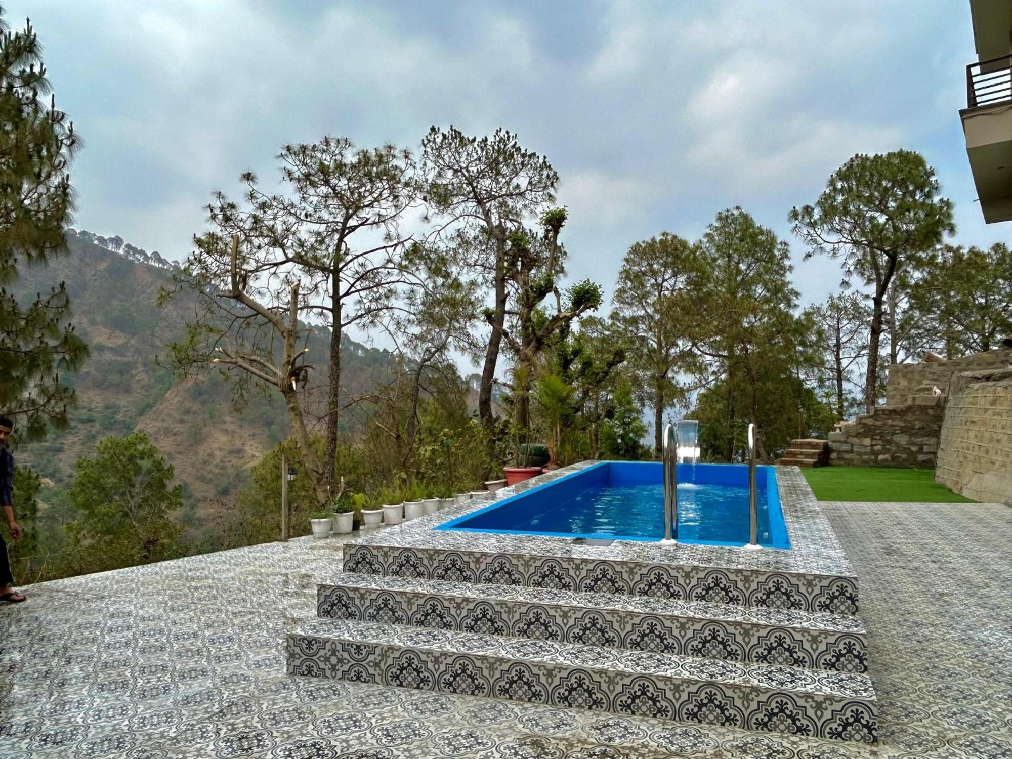 The Lalita'S Majestic Pines Bed & Breakfast Kasauli Exterior photo